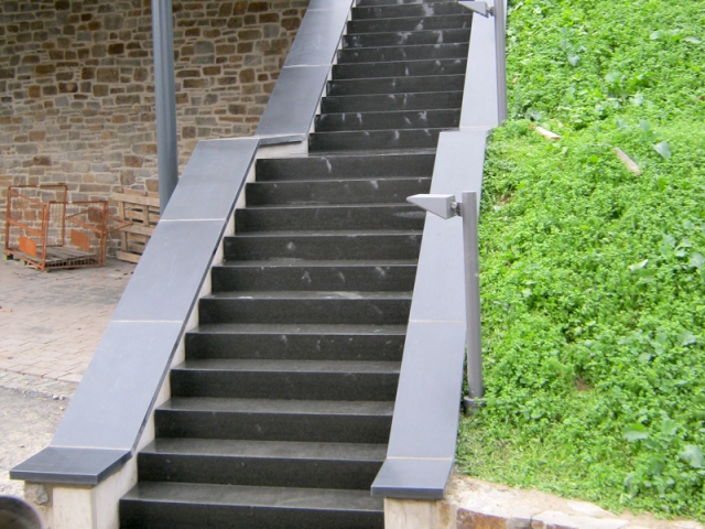 Treppe Basalt