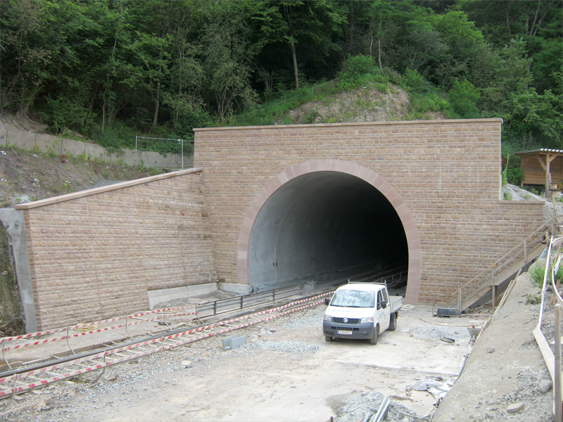 Tunnelverblendung Portalkranz und Abdeckung Frauenberg