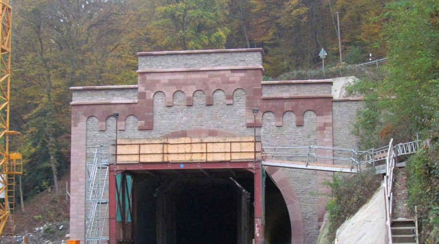 Tunnelportal Langenau/Hollrich Tunnel, Nassau, Verblendung, Stein: Kylltaler Rot, 2012